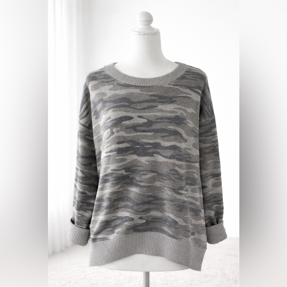 Olive & Oak Gray Camouflage‎ Sweater